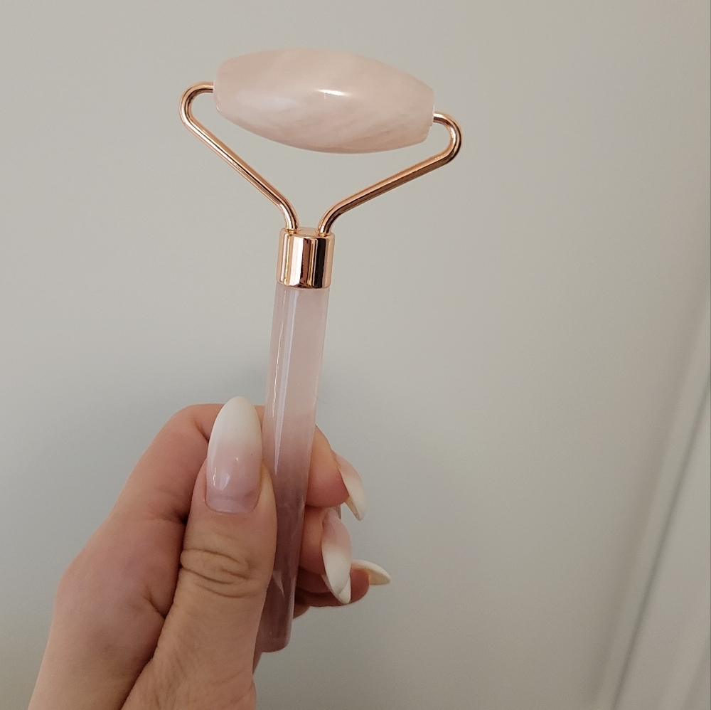 Rose quartz face roller